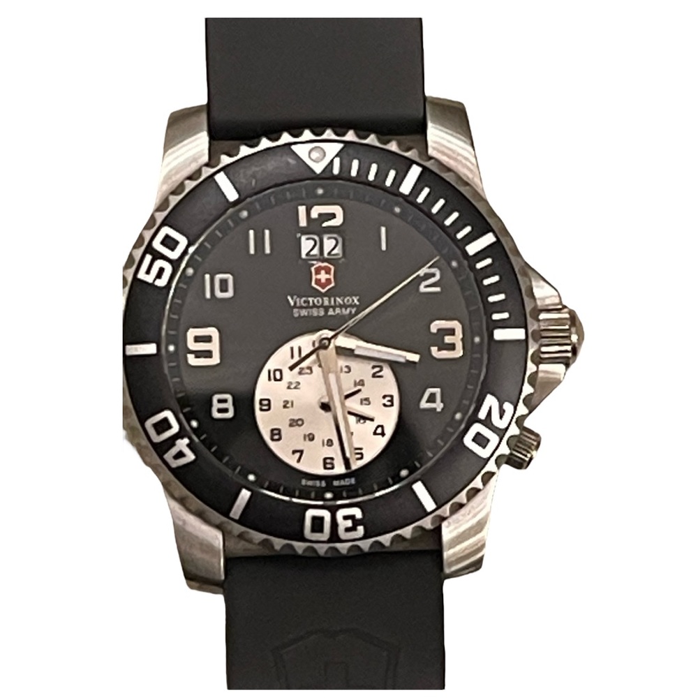 VICTORINOX SWISS ARMY 241178
MAVERICK II DUAL TIME MENS SWISS WATCH